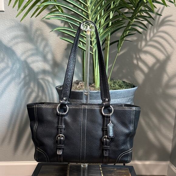 Coach Soho Black Pebbled Leather Shoulder Tote Bag Buckle Purse-Authentic - Picture 1 of 15